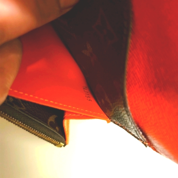 Louis Vuitton monogram Emilie wallet - Picture 8 of 17